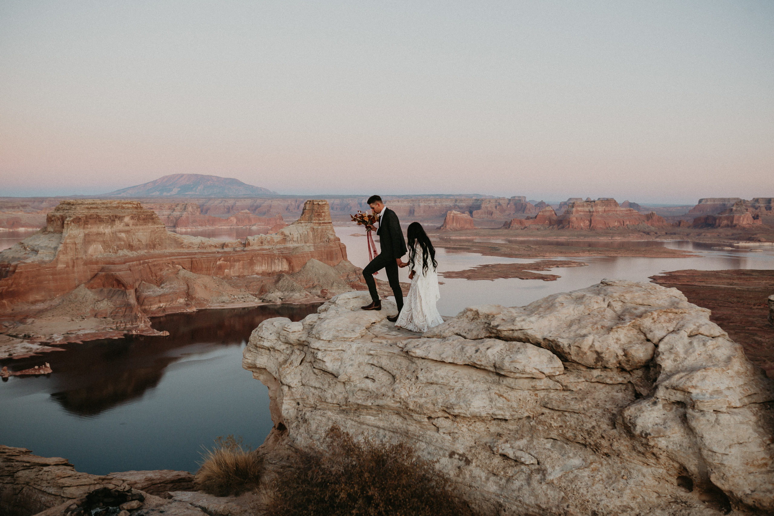 Lake Powell Arizona sunset secluded elopement
